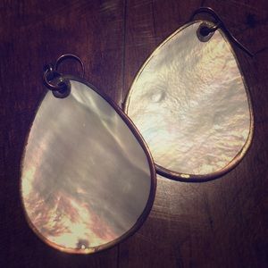 White shell earrings